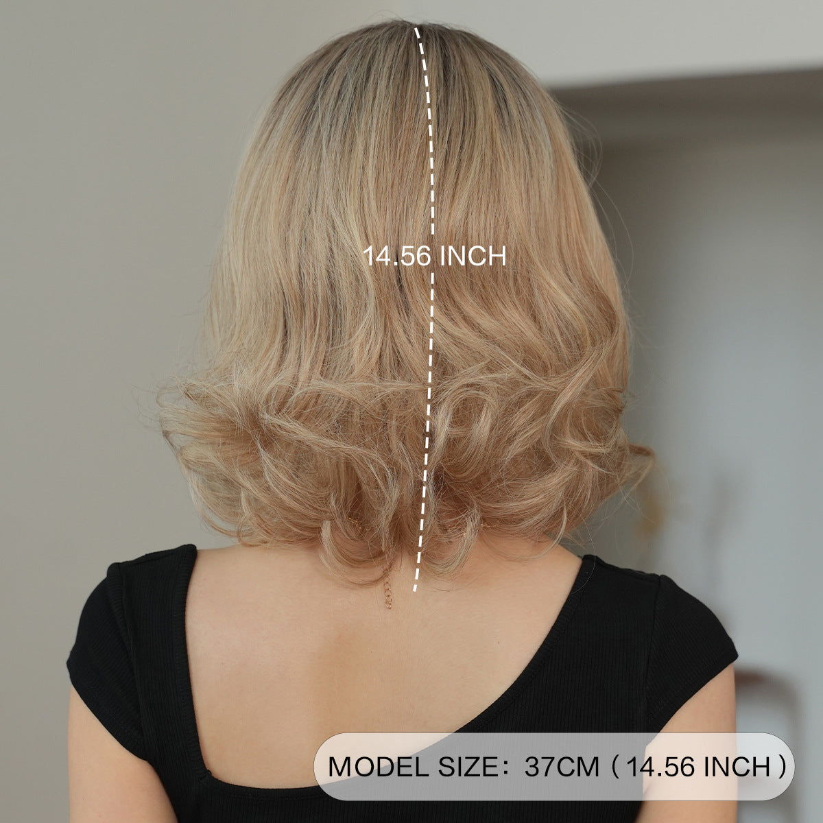 Peruka Efekt Naturalny Blond Krótka Falowana z Ciemnymi Korzeniami