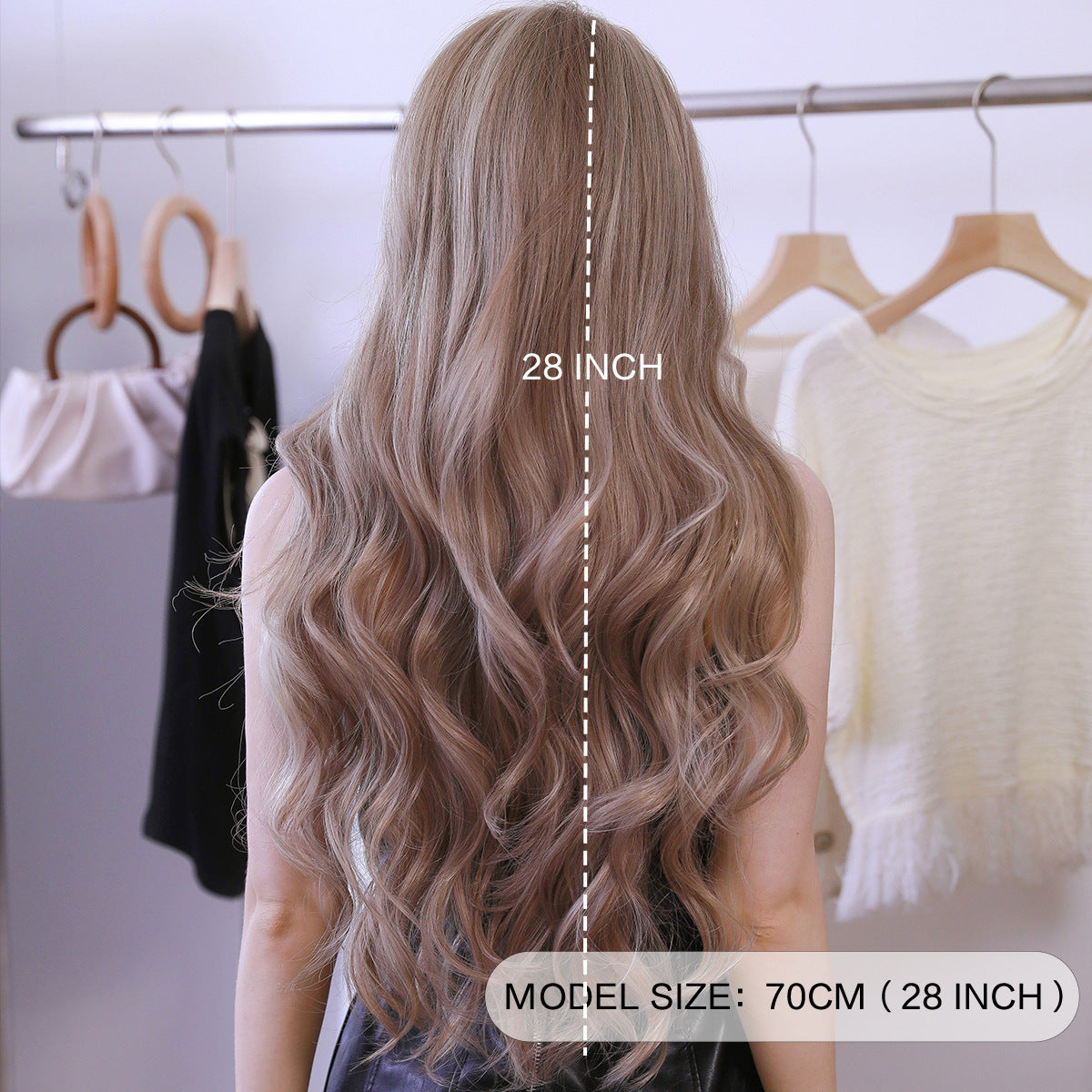 Peruka Efekt Naturalny Długa Falowana Blond z Refleksami